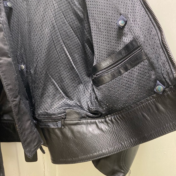 Vans Black Leather Bomber Jacket - Picture 2 of 6